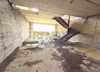 Stanza vuota - Villa a Schiera via casalrosato
 
4, Valverde - foto 20