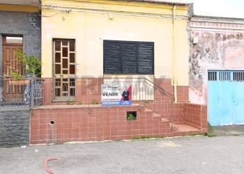 Casa all\'aperto - Casa indipendente via Barcellona
 
67, Acireale - foto 1