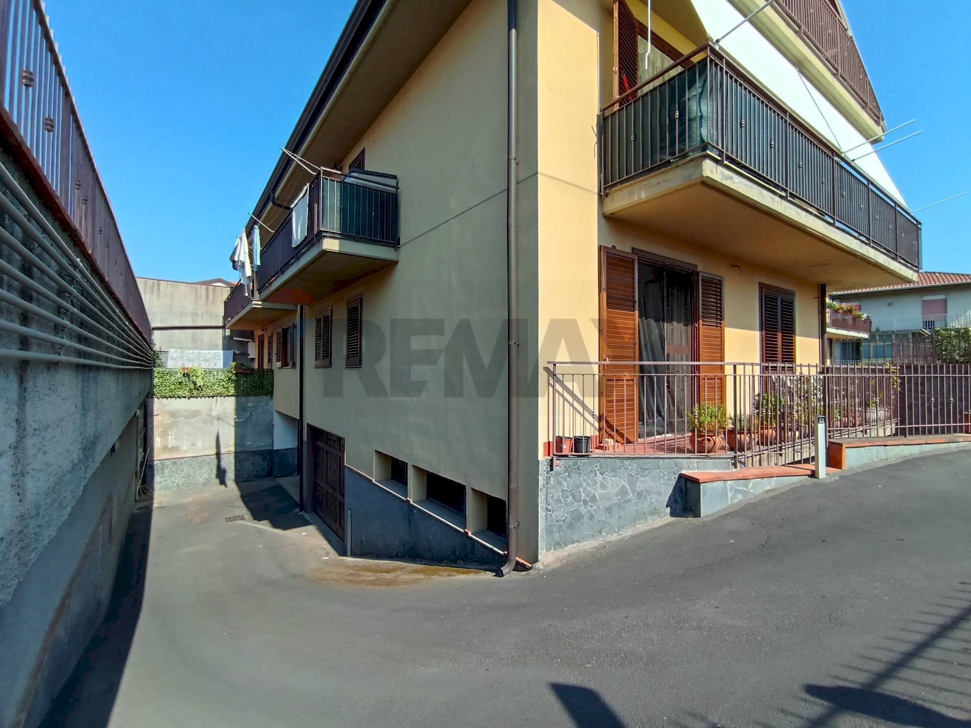 Edificio all\'aperto - Locale Commerciale via Garro
35, Tremestieri Etneo - foto 2