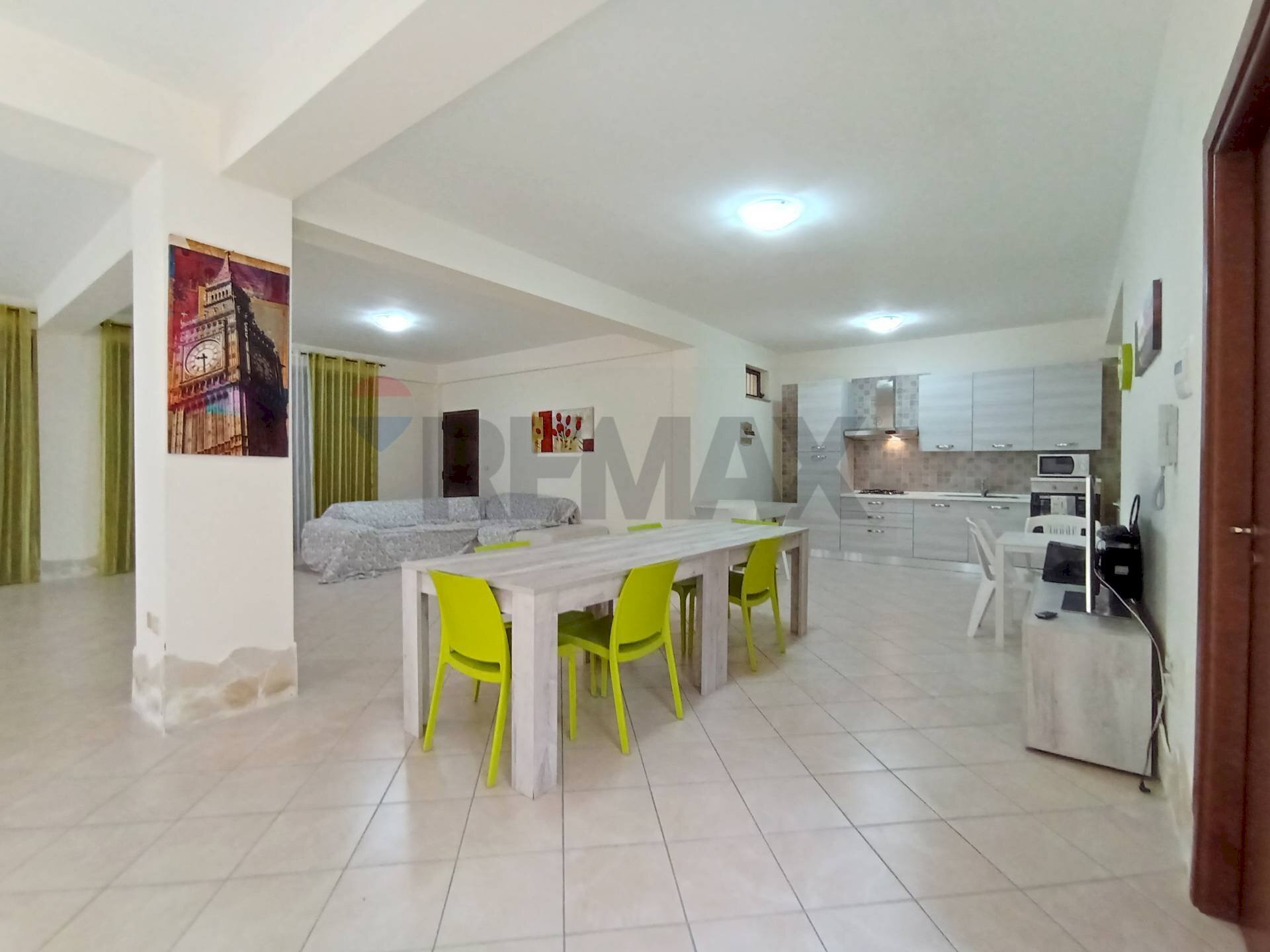 Sala da pranzo - Locale Commerciale via Garro
35, Tremestieri Etneo - foto 3