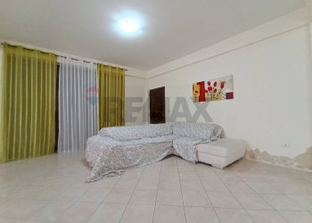 Camera / camera da letto - Locale Commerciale via Garro
35, Tremestieri Etneo - foto 5