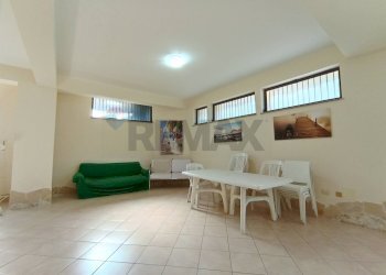 Sala da pranzo - Locale Commerciale via Garro
35, Tremestieri Etneo - foto 14