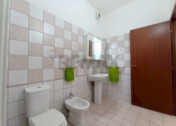 Bagno - Locale Commerciale via Garro
35, Tremestieri Etneo - foto 26