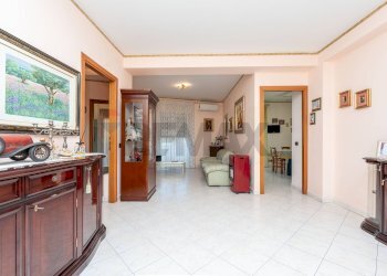 Soggiorno - Appartamento VIA VITTORIO EMANUELE II
 
1, Gravina di Catania - foto 1