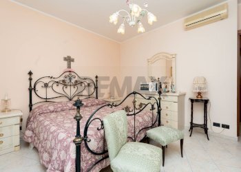 Camera / camera da letto - Appartamento VIA VITTORIO EMANUELE II
 
1, Gravina di Catania - foto 10