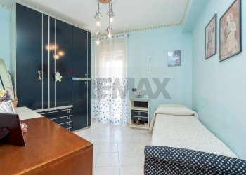 Camera / camera da letto - Appartamento VIA VITTORIO EMANUELE II
 
1, Gravina di Catania - foto 12