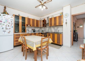 Cucina - Appartamento VIA VITTORIO EMANUELE II
 
1, Gravina di Catania - foto 16