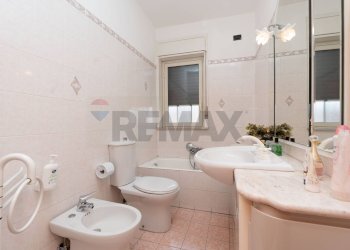 Bagno - Appartamento VIA VITTORIO EMANUELE II
 
1, Gravina di Catania - foto 18