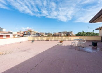 Terrazza - Appartamento VIA VITTORIO EMANUELE II
 
1, Gravina di Catania - foto 22
