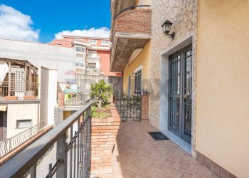 Balcone - Appartamento VIA VITTORIO EMANUELE II
 
1, Gravina di Catania - foto 32