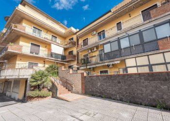 Edificio all\'aperto - Appartamento VIA VITTORIO EMANUELE II
 
1, Gravina di Catania - foto 35