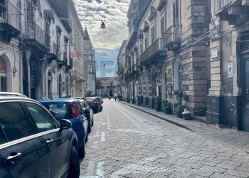 Edificio all\'aperto - Locale Commerciale Corso Savoia
 
14, Acireale - foto 3