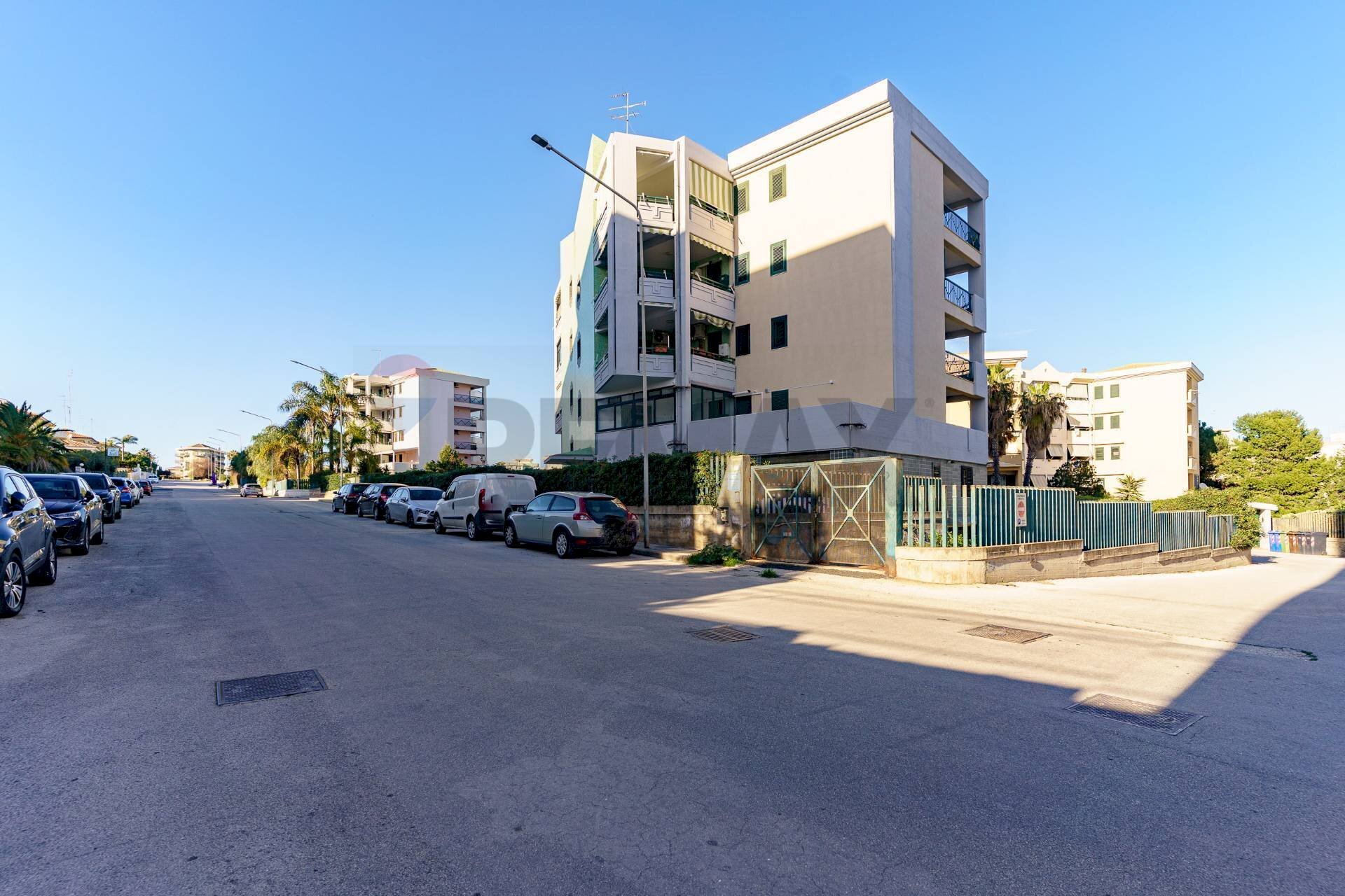 Edificio all\'aperto - Magazzino Via De Caprio
 
35, Siracusa - foto 1