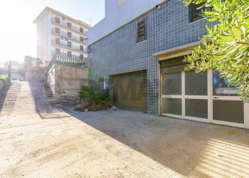 Terrazza - Magazzino Via De Caprio
 
35, Siracusa - foto 2