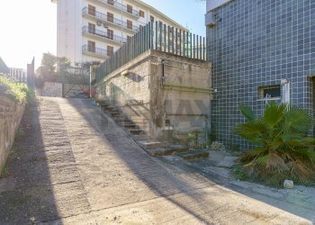 Edificio all\'aperto - Magazzino Via De Caprio
 
35, Siracusa - foto 3