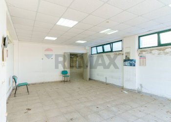 Stanza vuota - Magazzino Via De Caprio
 
35, Siracusa - foto 9