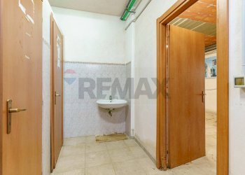 Bagno - Magazzino Via De Caprio
 
35, Siracusa - foto 16