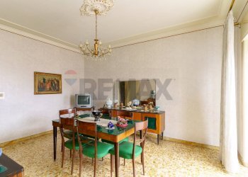 Sala da pranzo - Appartamento via canfora
 
16, Catania - foto 10