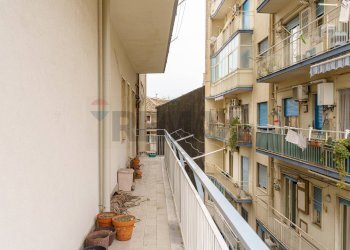 Balcone - Appartamento via canfora
 
16, Catania - foto 16