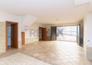 Stanza vuota - Villa a Schiera via torretta
 
227, Acireale - foto 47