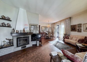 Sala da pranzo - Villa Strada della Vignola
 
10, Palestro - foto 6