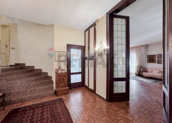 Hall / corridoio - Villa Strada della Vignola
 
10, Palestro - foto 16