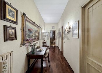 Hall / corridoio - Villa Strada della Vignola
 
10, Palestro - foto 19