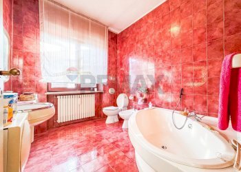 Bagno - Villa Strada della Vignola
 
10, Palestro - foto 24