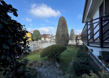 Edificio all\'aperto - Villa Strada della Vignola
 
10, Palestro - foto 31