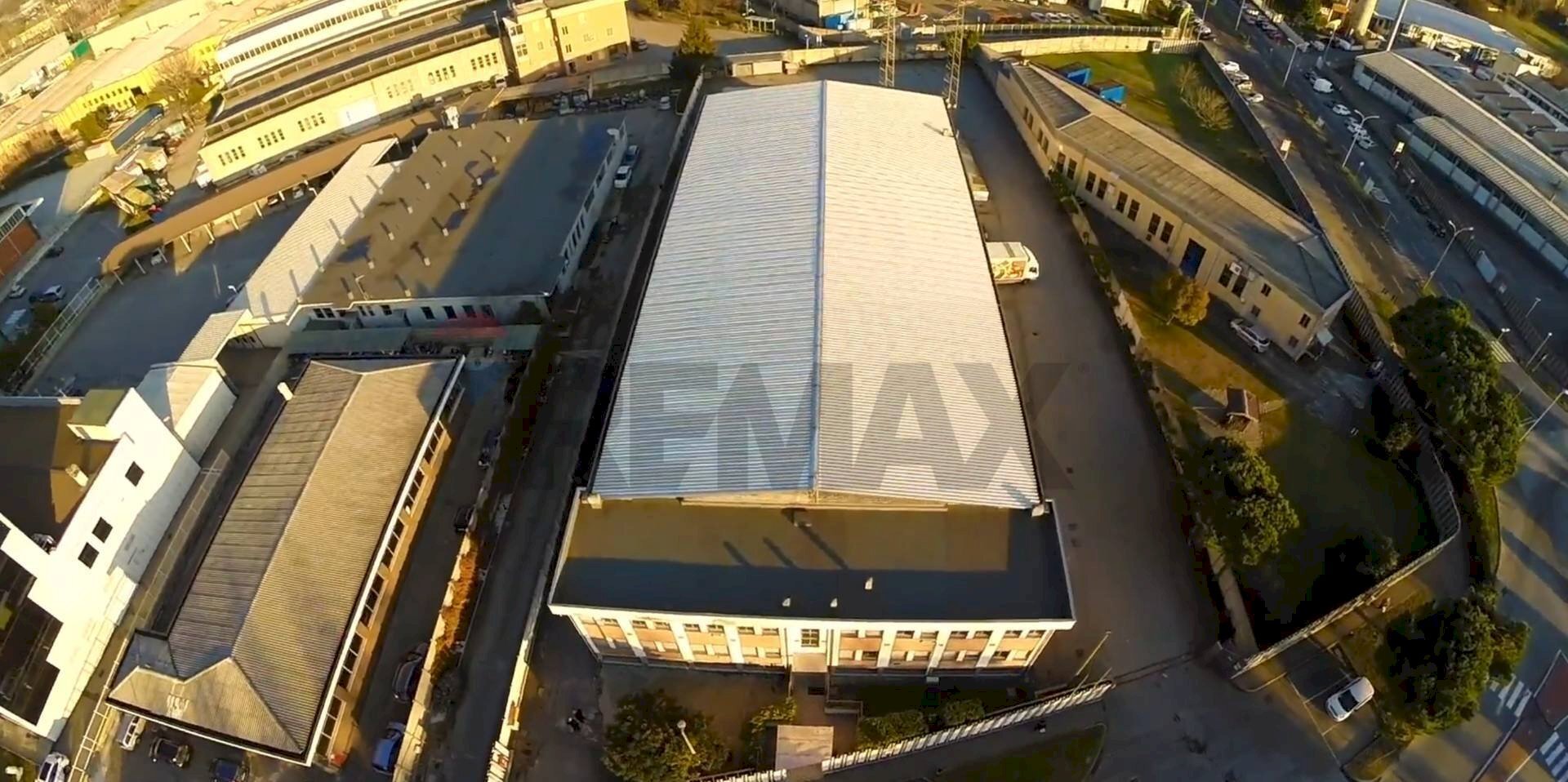 Edificio all\'aperto - Capannone VIA DI VITTORIO
 
47, Peschiera Borromeo - foto 1