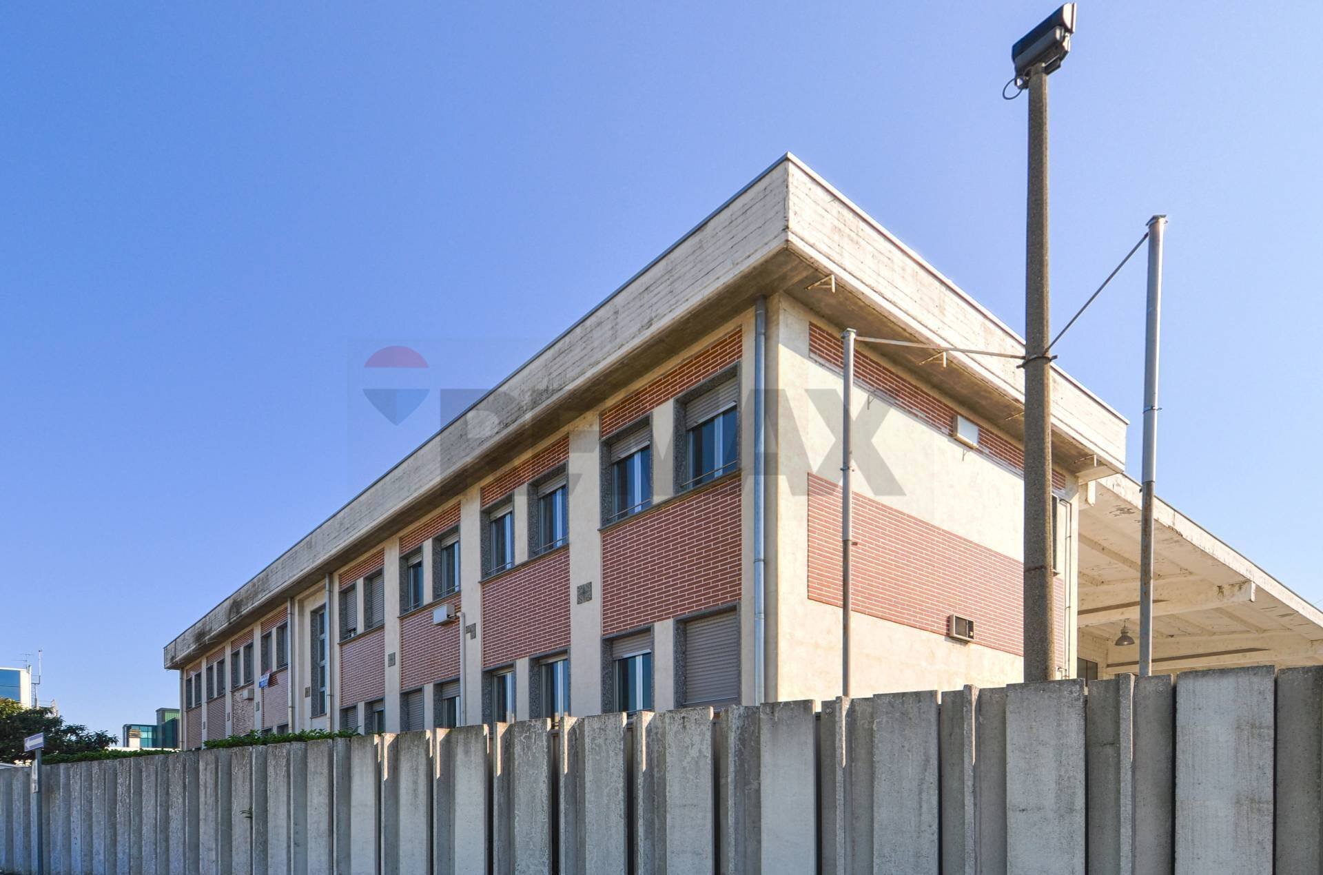 Edificio all\'aperto - Ufficio vi di vittorio
 
47, Peschiera Borromeo - foto 3