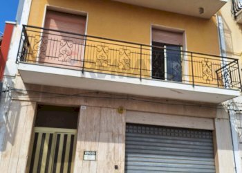 Edificio all\'aperto - Trilocale via torino
 
23, Floridia - foto 1