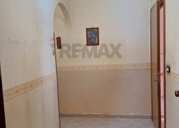 Hall / corridoio - Trilocale via torino
 
23, Floridia - foto 3