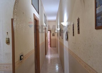 Hall / corridoio - Trilocale via torino
 
23, Floridia - foto 11