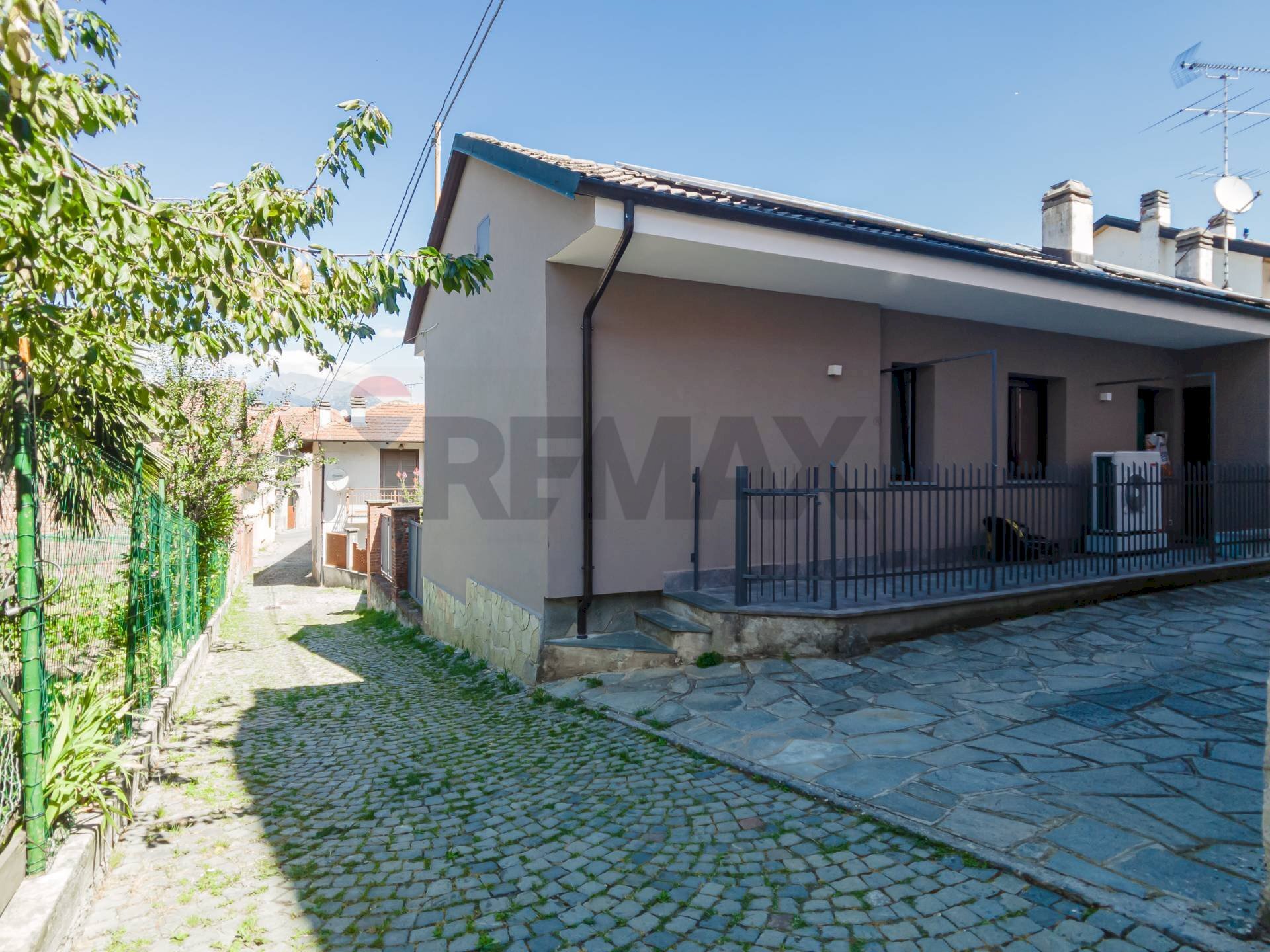 Esterno Casa - Semi-detached house via IV Novembre
 
27, Buttigliera Alta - photo 1
