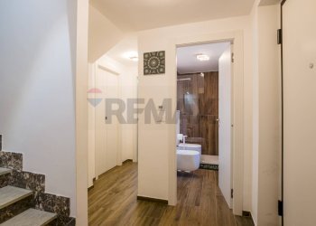 Corridoio - Semi-detached house via IV Novembre
 
27, Buttigliera Alta - photo 16