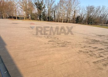 Terrazza - Locale Commerciale via Giulotto, Pavia - foto 2