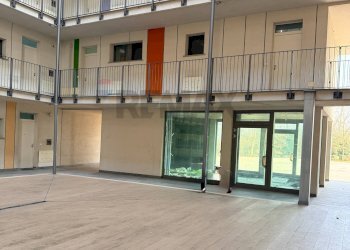 Edificio all\'aperto - Locale Commerciale via Giulotto, Pavia - foto 10