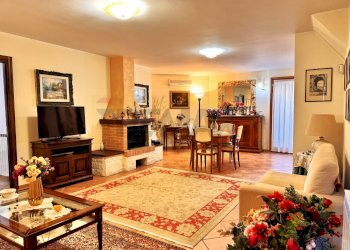 Sala da pranzo - Villa Via Cristoforo Colombo
 
2345, Roma - foto 39