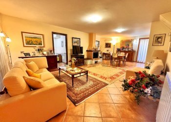 Sala da pranzo - Villa Via Cristoforo Colombo
 
2345, Roma - foto 40