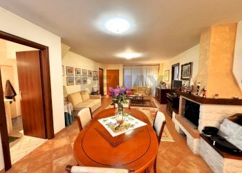 Sala da pranzo - Villa Via Cristoforo Colombo
 
2345, Roma - foto 41