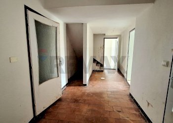 Hall / corridoio - Independent house Strada della Zecca, Soragna - photo 27