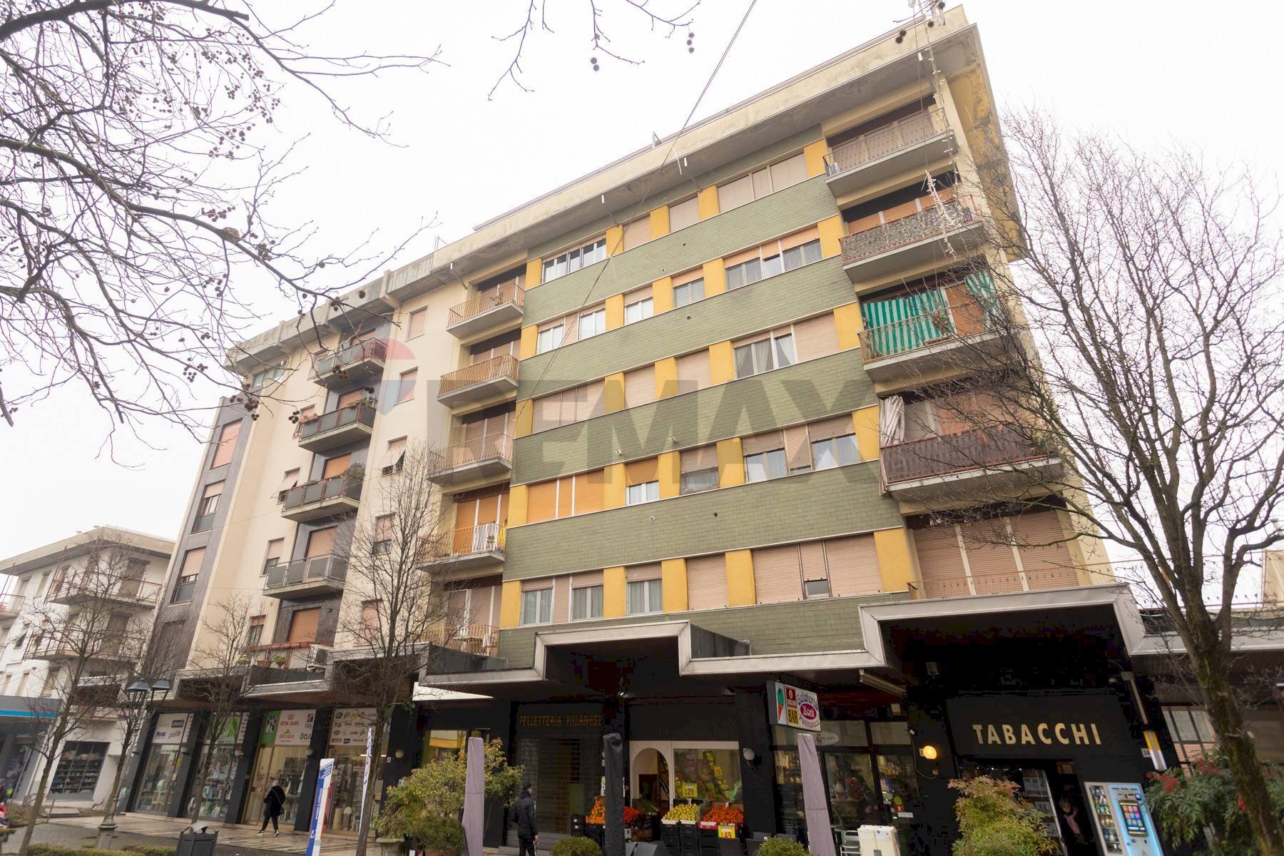 Edificio all\'aperto - Quadrilocale Viale G. Matteotti
 
24, Salsomaggiore Terme - foto 1