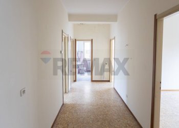 Hall / corridoio - Four-room apartment Viale G. Matteotti
 
24, Salsomaggiore Terme - photo 3