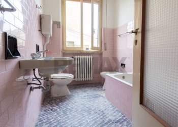 Bagno - Four-room apartment Viale G. Matteotti
 
24, Salsomaggiore Terme - photo 23