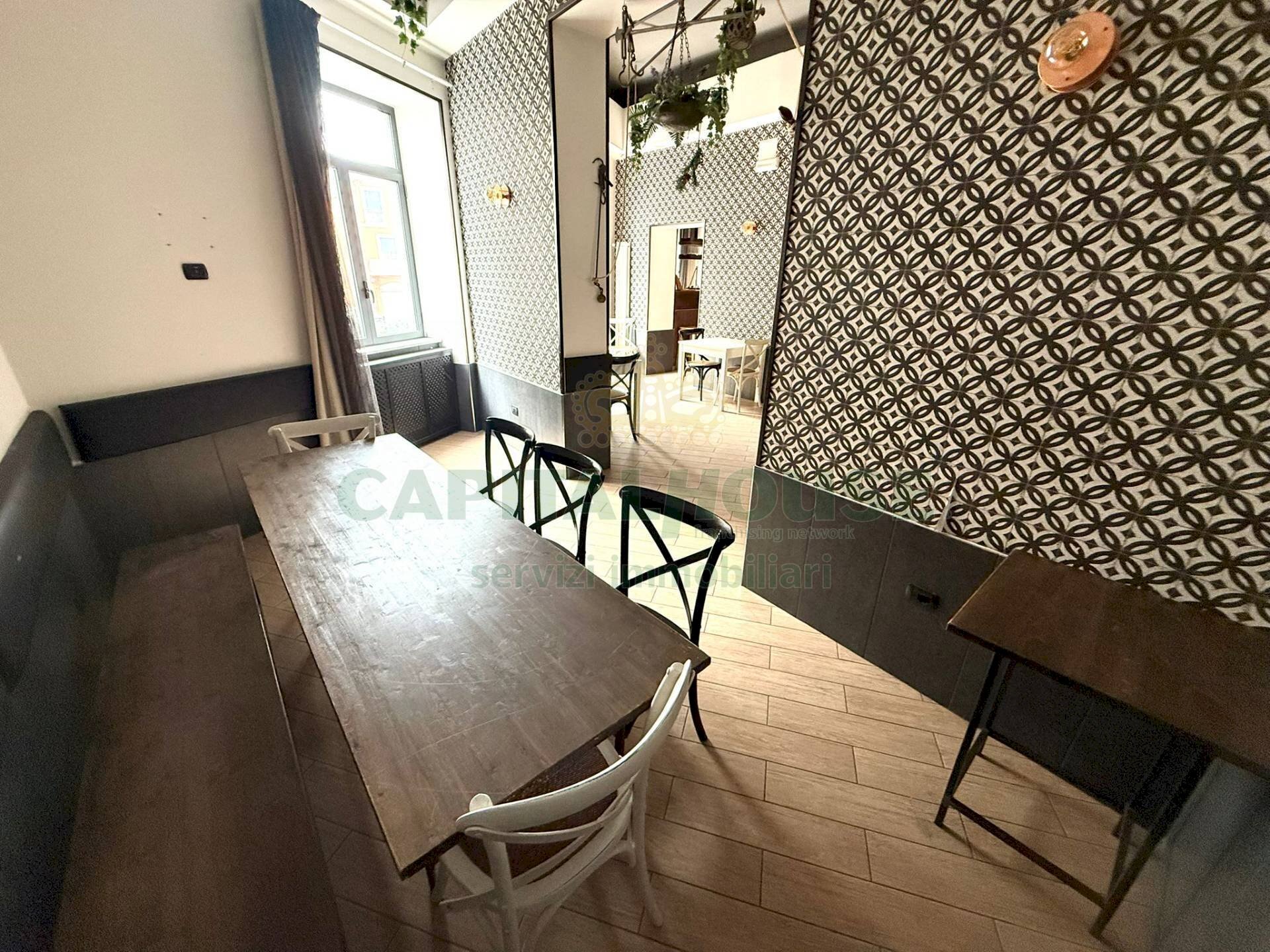 Foto 2 - Locale Commerciale piazza mercato, pomigliano, Pomigliano d'Arco - foto 2