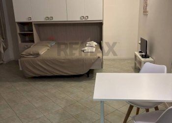 Sala da pranzo - Monolocale Via Bernabò Visconti
 
14, Milano - foto 4