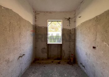 Stanza vuota - Casa indipendente c/da Celone, Fragneto Monforte - foto 15