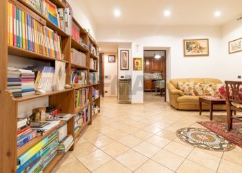 Soggiorno - Four-room apartment Via Bronte
 
81, Roma - photo 2