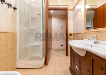 Bagno - Four-room apartment Via Bronte
 
81, Roma - photo 9